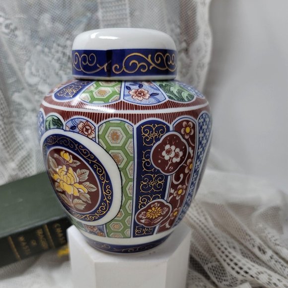 Vintage 6" Ginger Jar by Imari Imperial - Picture 2 of 11